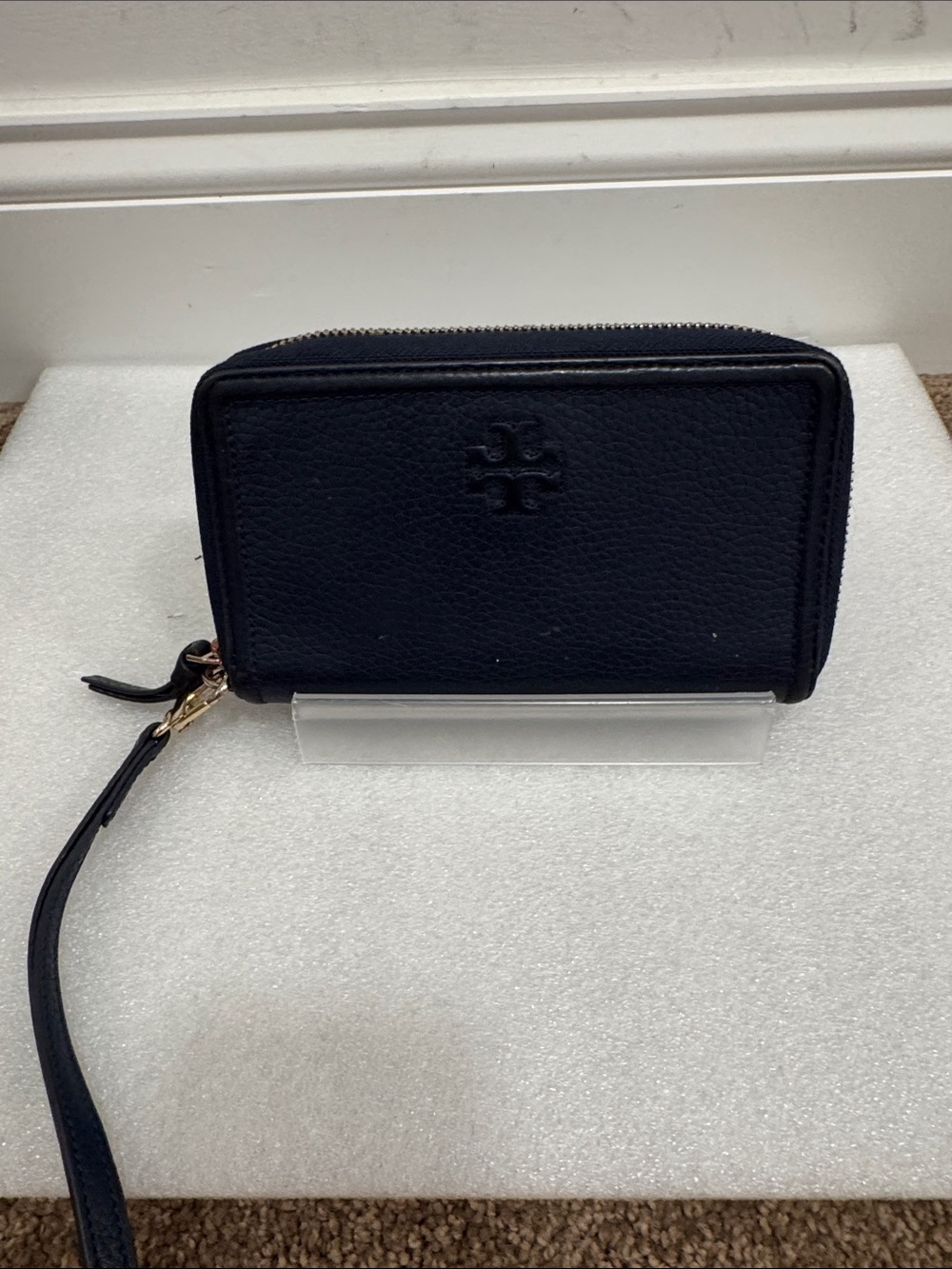 Tory Burch navy blue pebbled leather wristlet wallet
